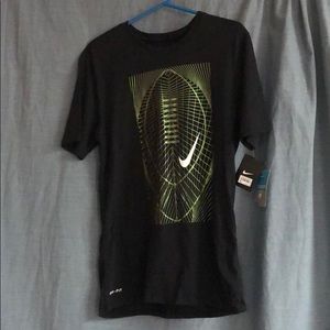 Nike dri fit black tee athletic cut size M new